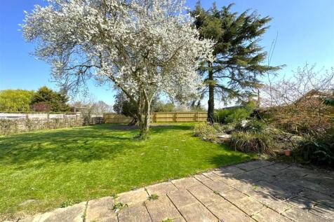 Lovely Private Garden 727