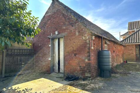 Detached Barn 754