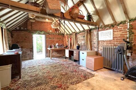 Barn Internal 751