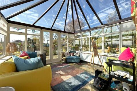 Delightful Glass Roof Conservatory 661