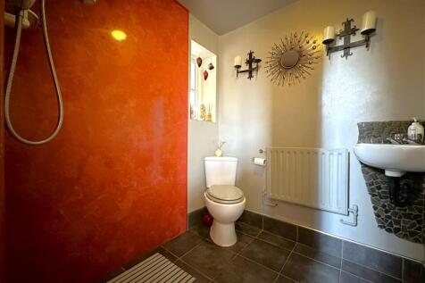 Ground Floor Wet Room 569