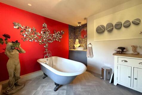 Family Bathroom 504