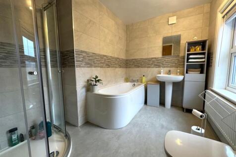 Four-Piece Bathroom 598