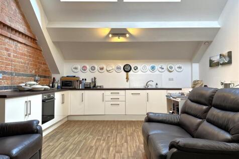 Modern Fitted Kitchen 359