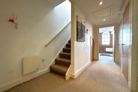 Inviting Entrance Hall 346