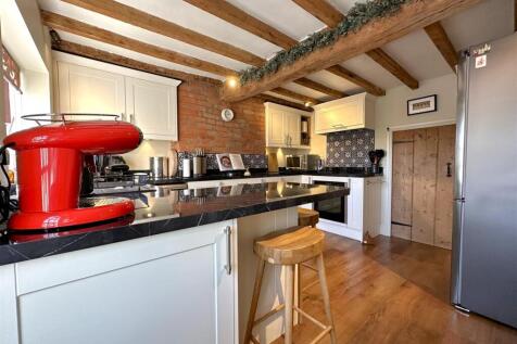 Eye-Catching Kitchen 330
