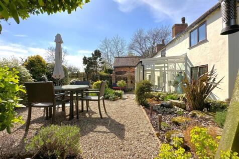 Outdoor Seating Area 390