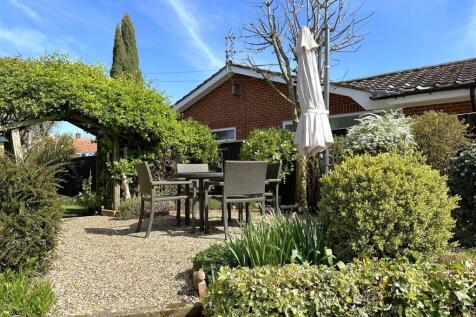 Tranquil Rear Garden 382