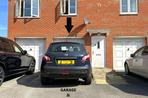 Integral Garage &amp; Parking Space 230