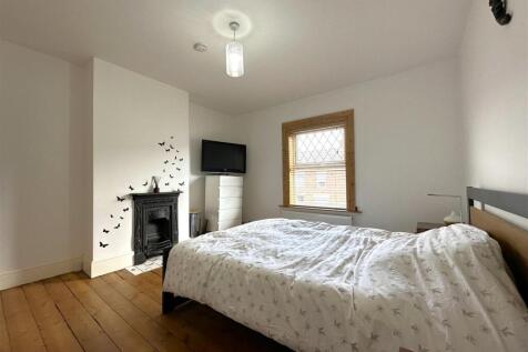 Second Bedroom 472