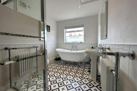 Sublime Modern Bathroom 494