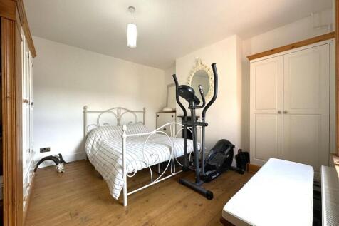 Master Bedroom 475