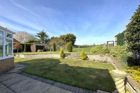 Wonderful Landscaped Garden 622