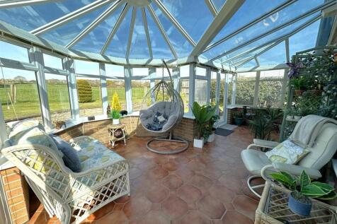 Substantial Conservatory 694