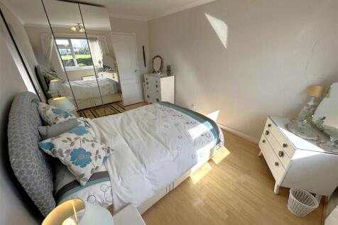 Bedroom One 672