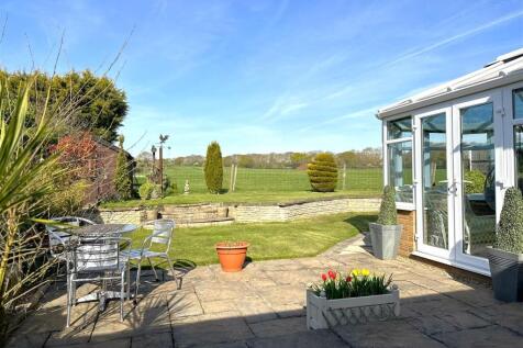 Beautifully Private Garden 627