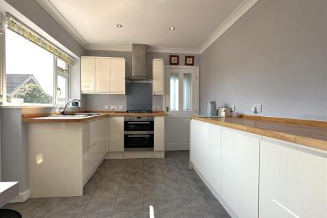 Contemporary Kitchen 471