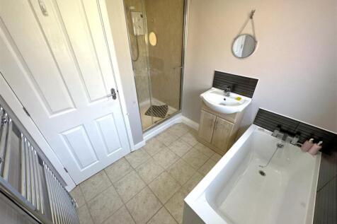 Four-Piece Bathroom 441