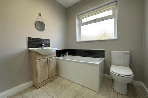 Bathroom Aspect Two 438