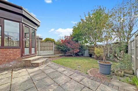 Enclosed Rear Garden 528