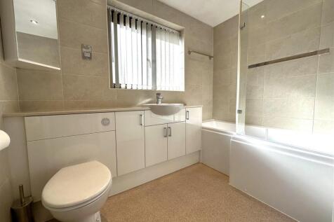 Stylish Modern Bathroom 525