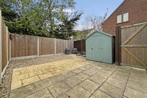 Low Maintenance Private Garden 410