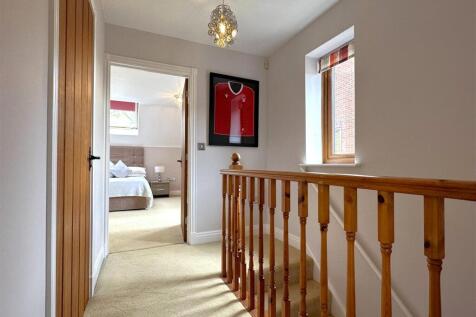 First Floor Landing 376