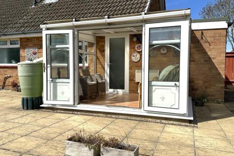 Conservatory Onto Paved Patio 861