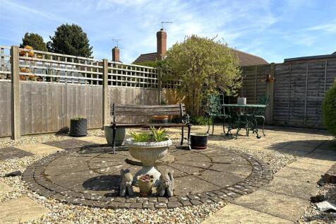 Secluded Seating Area 894