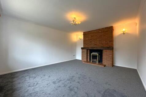Generous Lounge 116
