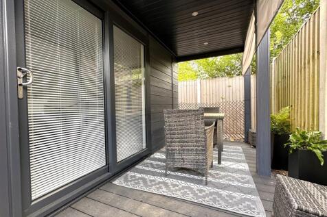 Annexe: Covered Veranda 342