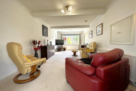 Generous Living Room 498