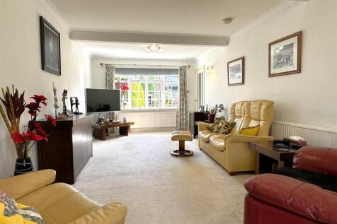 Lovely Living Space 500