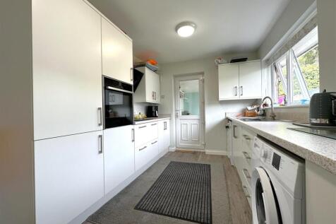 Stylish Modern Kitchen 635