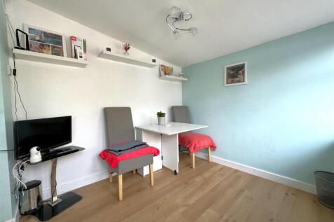 Multi-Purpose Garden Room 644
