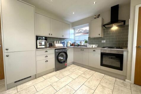 Eye-Catching Kitchen 651