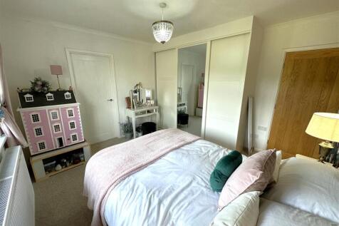 Bedroom One With Fitted Wardrobes 633