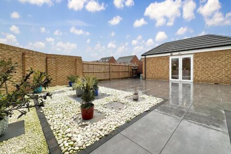 Landscaped Low-Maintenance Garden 429
