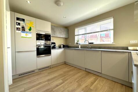 Stylish Modern Kitchen 145