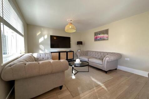 Lovely Living Space 138