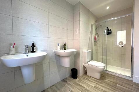 Master En-Suite 171