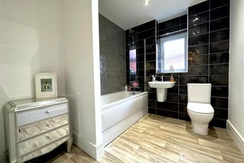 Family Bathroom 193