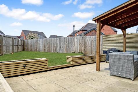 Lovely Low-Maintenance Garden 243