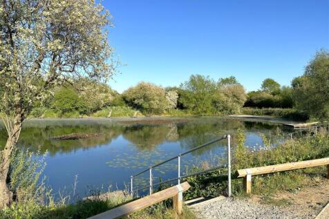 Lovely Lakeside Setting 104