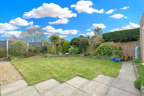 Lovely Private Garden 139