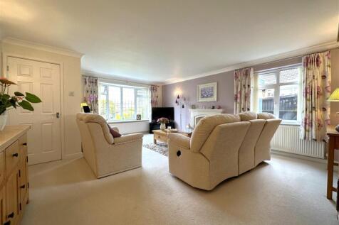 Dual-Aspect Living Room 104