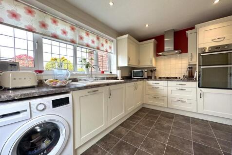Contemporary Kitchen 042