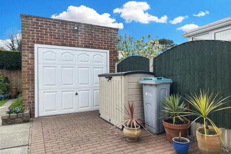 Detached Garage 132