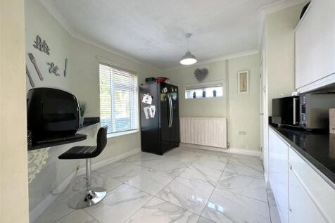 Lovely Dining Kitchen 895