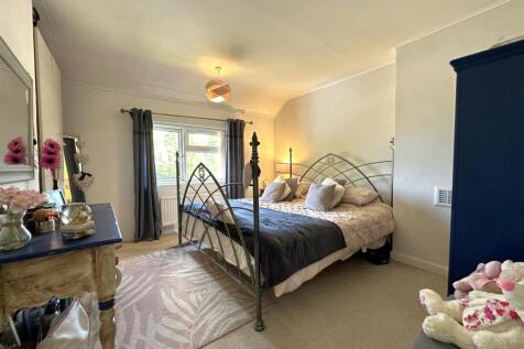 Master Bedroom 863